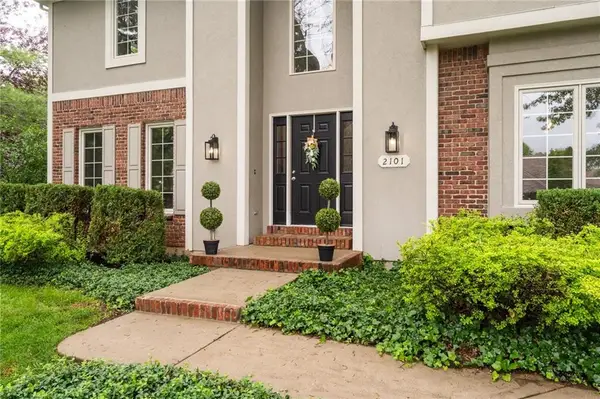 2101 Riviera Drive, Lawrence, KS 66047