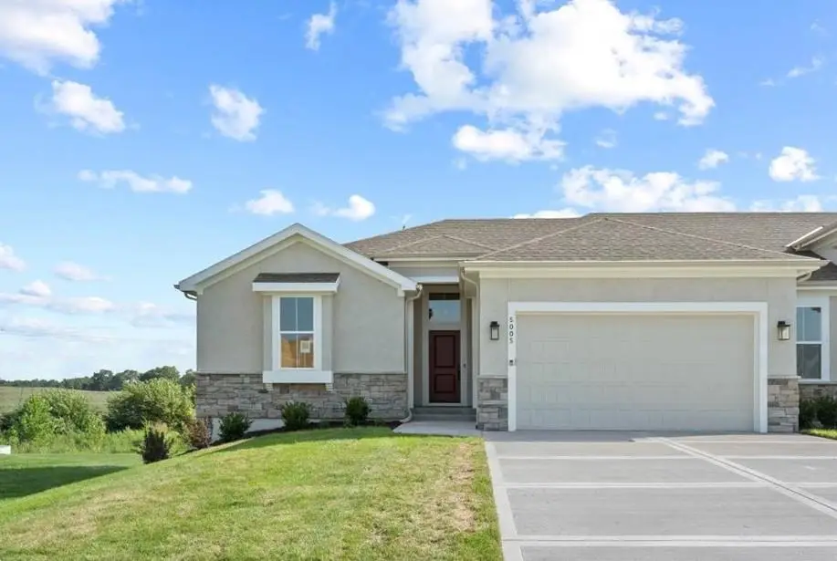14659 Amanda Lane, Basehor, KS 66007 - Image #1