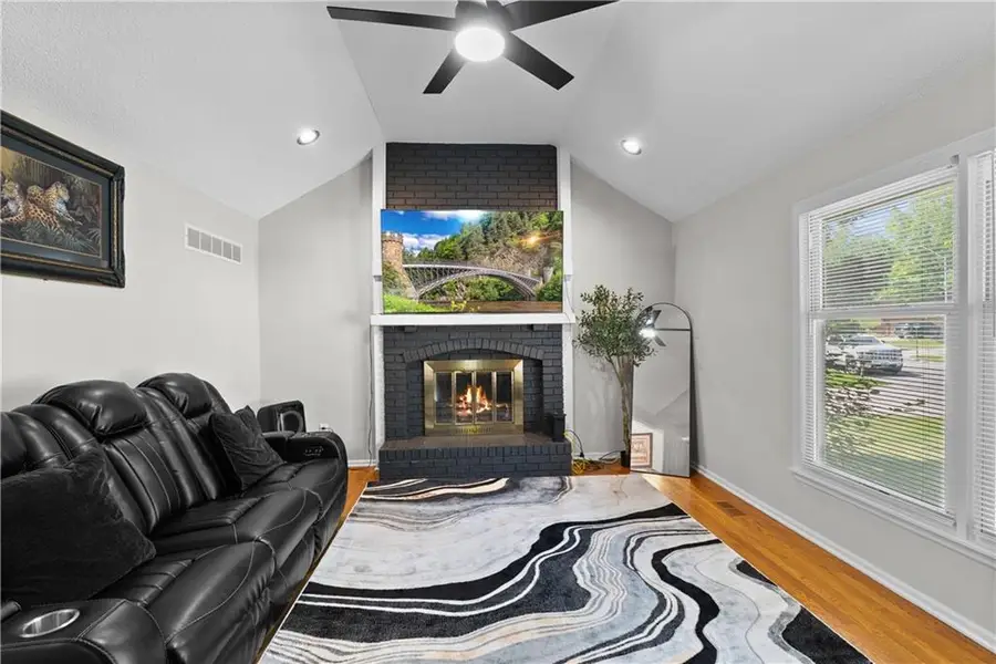 13205 Overhill Road, Grandview, MO 64030 - Image #2