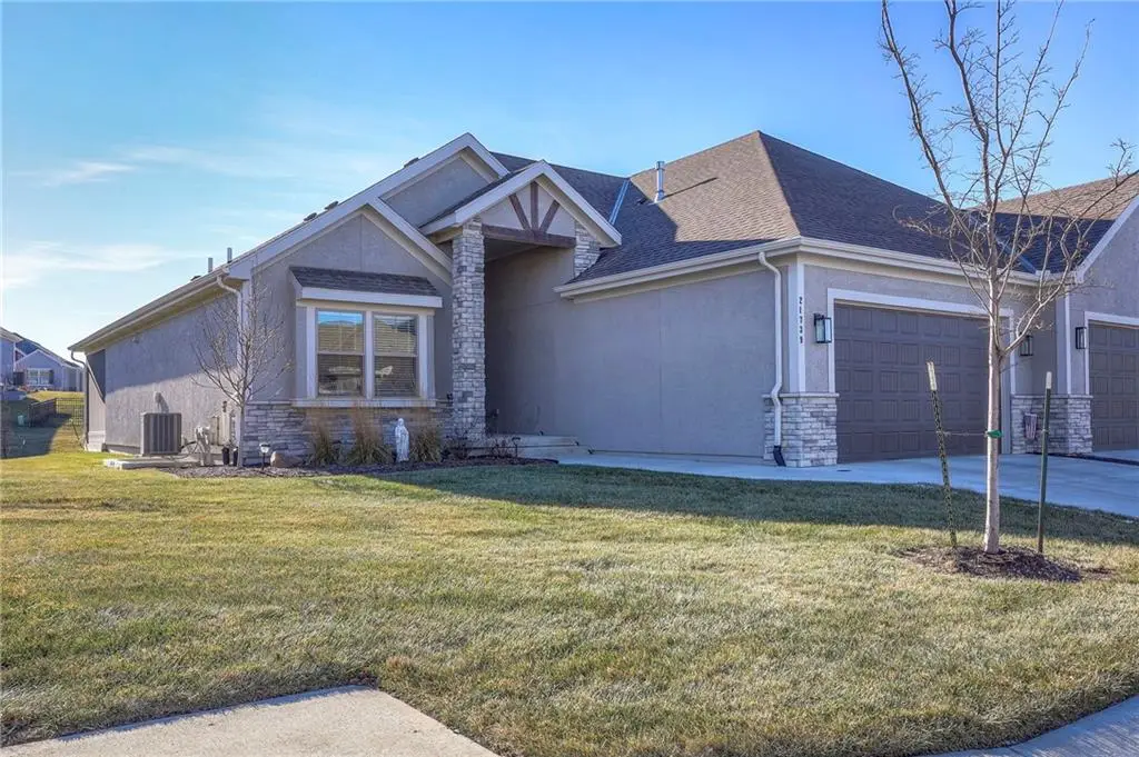 21739 W 116th Terrace, Olathe, KS 66061 - Image #1