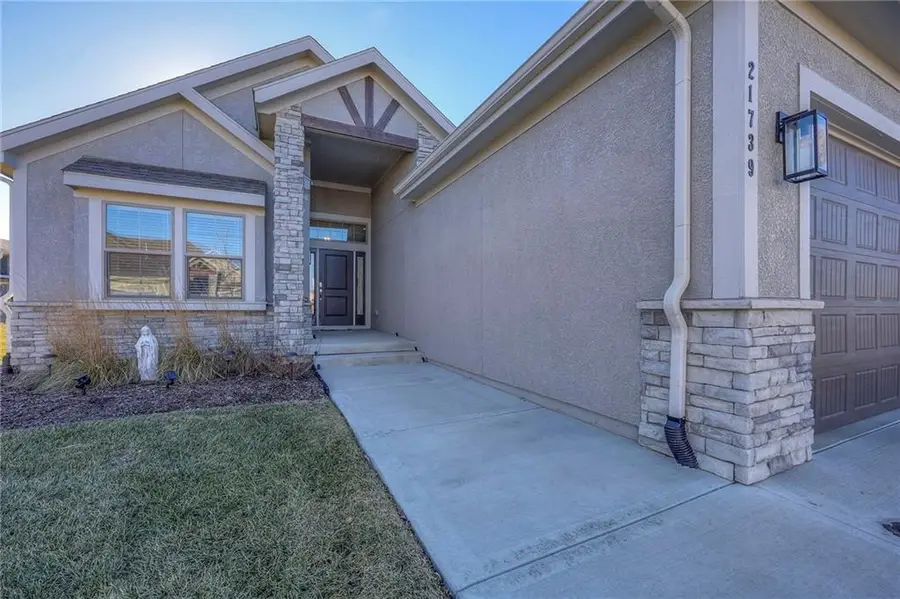 21739 W 116th Terrace, Olathe, KS 66061 - Image #2