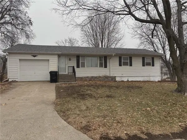1205 W Maple Terrace, Savannah, MO 64485