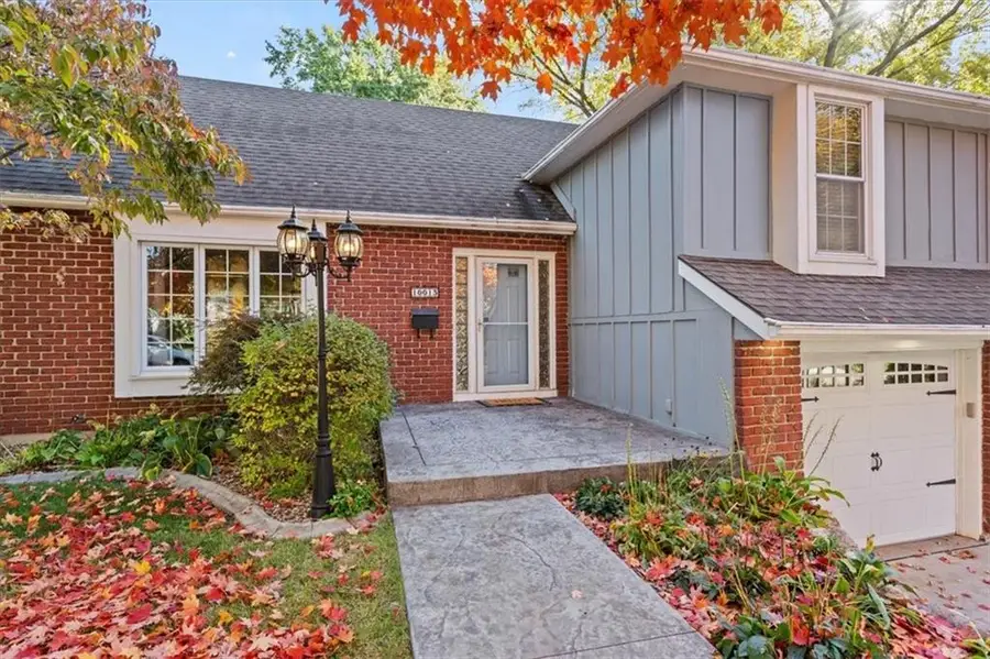 10013 Briar Drive, Overland Park, KS 66207 - Image #2