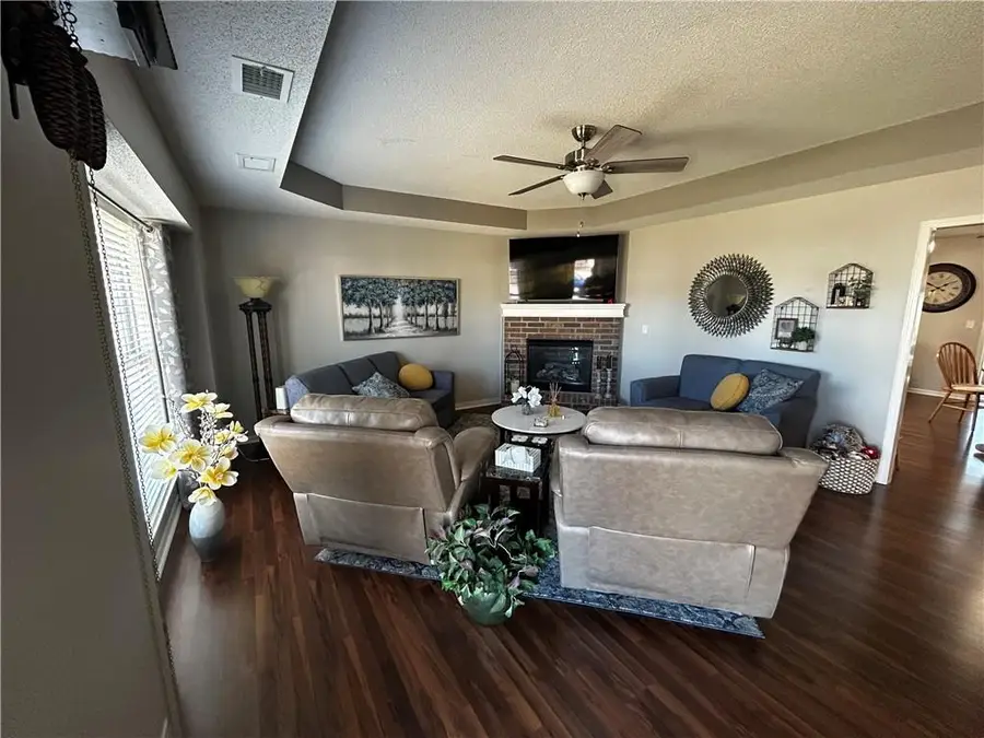 812 Cypress Court, Raymore, MO 64083 - Image #2