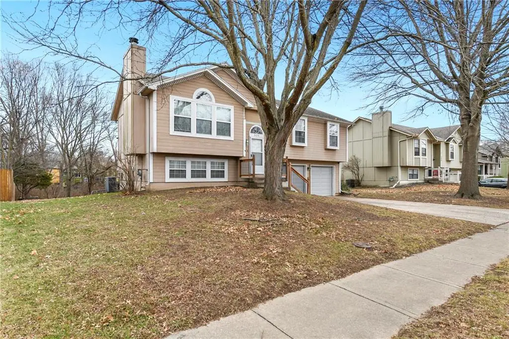 505 SE Onyx Drive, Lees Summit, MO 64063 - Image #1