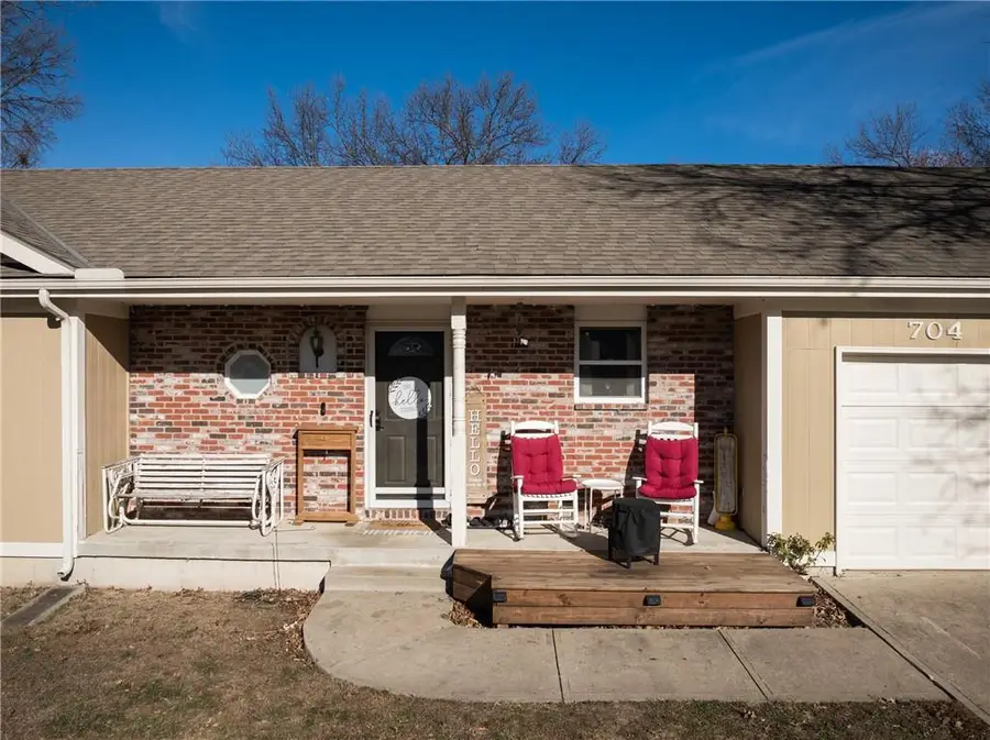 704 Oakwood Street, Harrisonville, MO 64701 - Image #3
