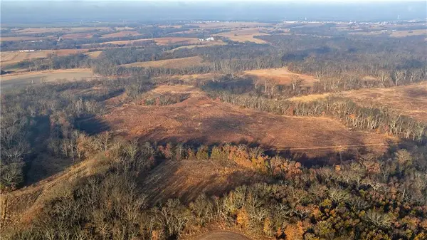 E 330 Th Street, Bethany, MO 64424