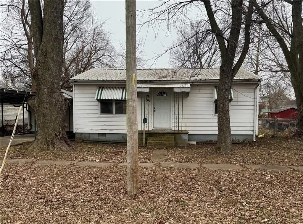 303 S Commercial Street, Windsor, MO 65360 - Image #1