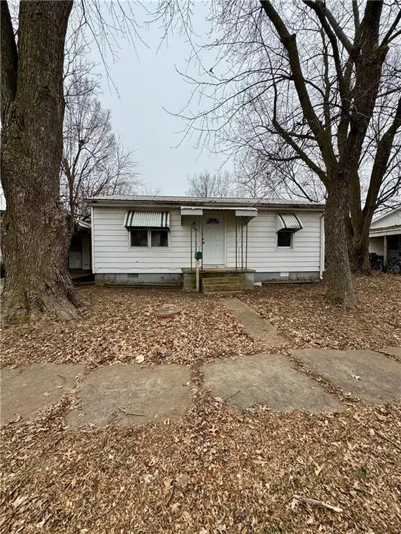 303 S Commercial Street, Windsor, MO 65360 - Image #2