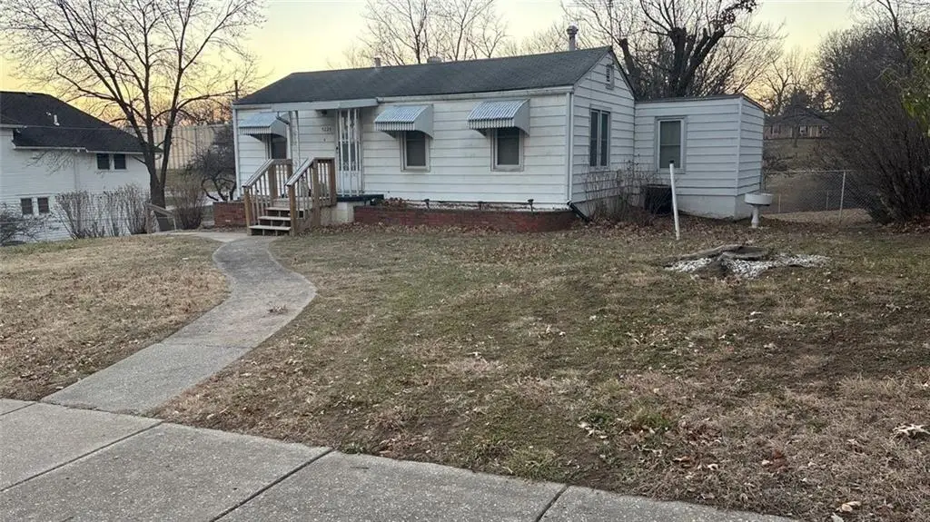 5224 England Street, Merriam, KS 66203 - Image #1