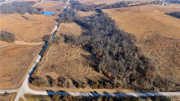 E 220th Avenue, Bethany, MO 64424