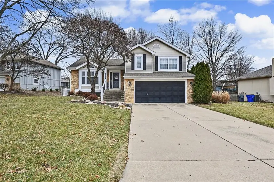 12313 S Mullen Court, Olathe, KS 66062 - Image #2