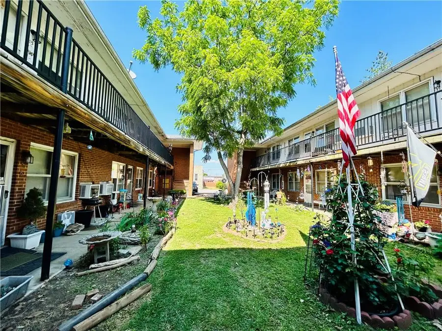 207 S 5th Street, Louisiana, MO 63353 - #3