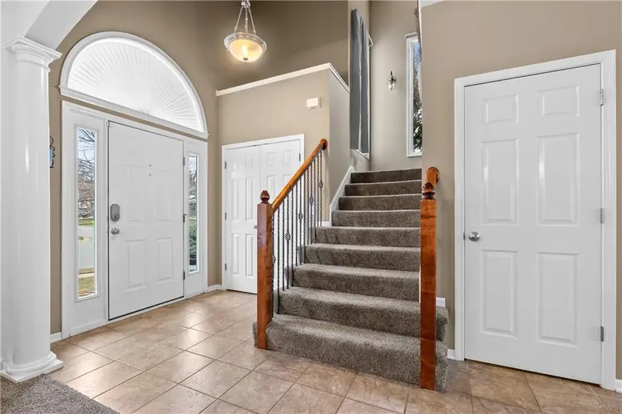 3016 S Grizzly Avenue, Blue Springs, MO 64015 - Image #2