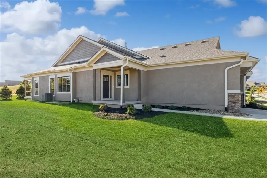 11419 S Waterford Drive, Olathe, KS 66061 - Image #2