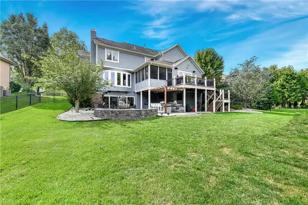 16808 Bluejacket Street, Overland Park, KS 66221