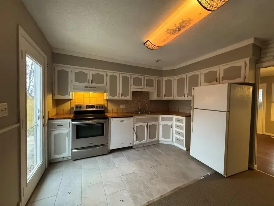 1113 N Swope Drive, Independence, MO 64056 - Image #2