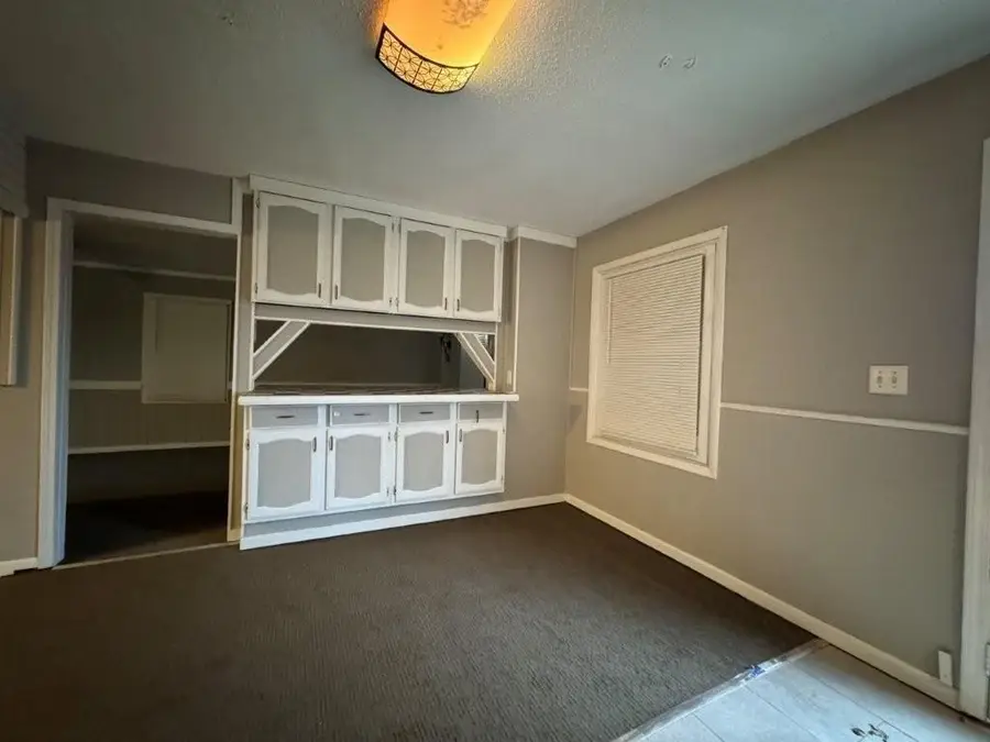 1113 N Swope Drive, Independence, MO 64056 - Image #3