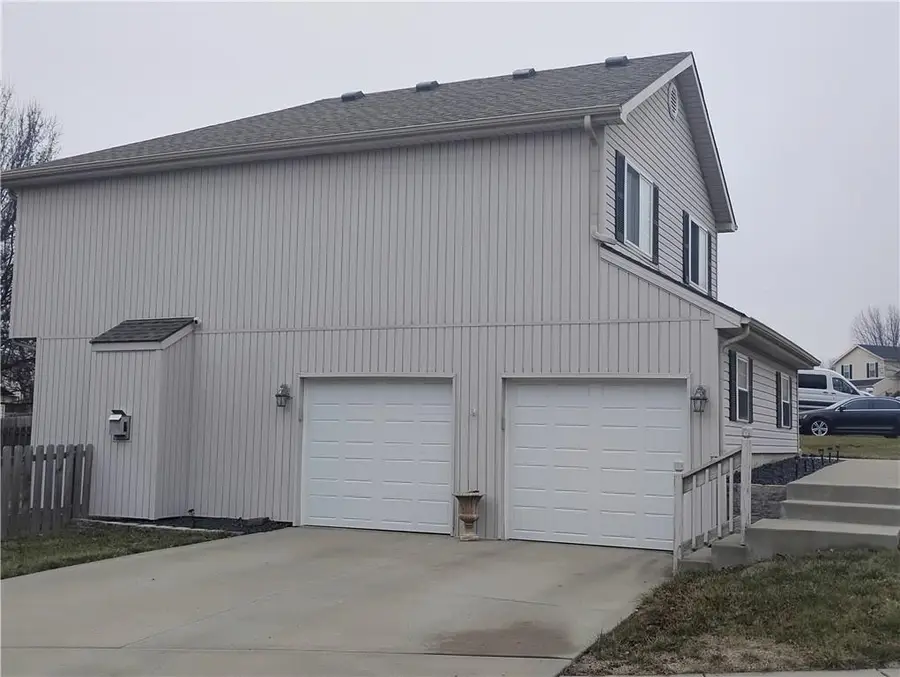 8716 N Paris Avenue, Kansas City, MO 64153 - Image #2