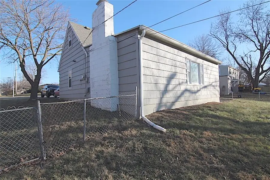 4816 Blue Ridge Boulevard, Kansas City, MO 64133 - #3