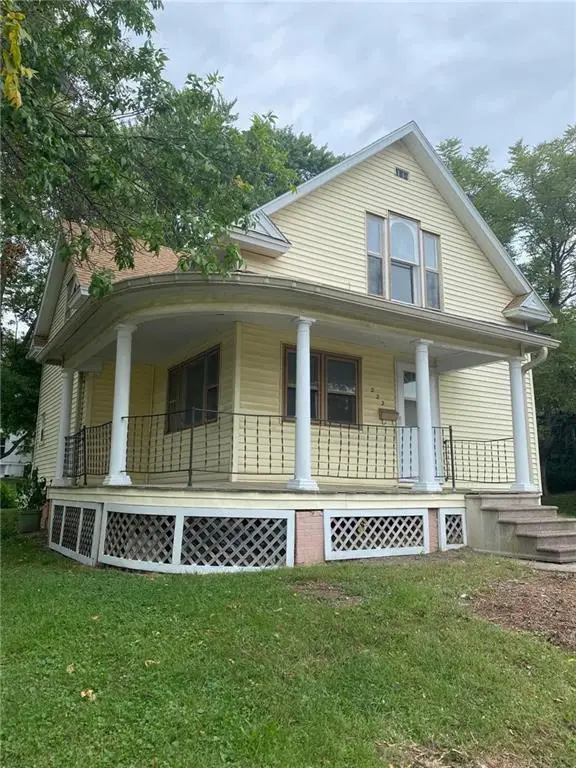 222 S Market Street, Maryville, MO 64468 - #2