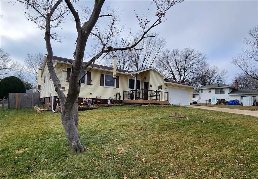 1603 NE 67th Place, Gladstone, MO 64118 - Image #2