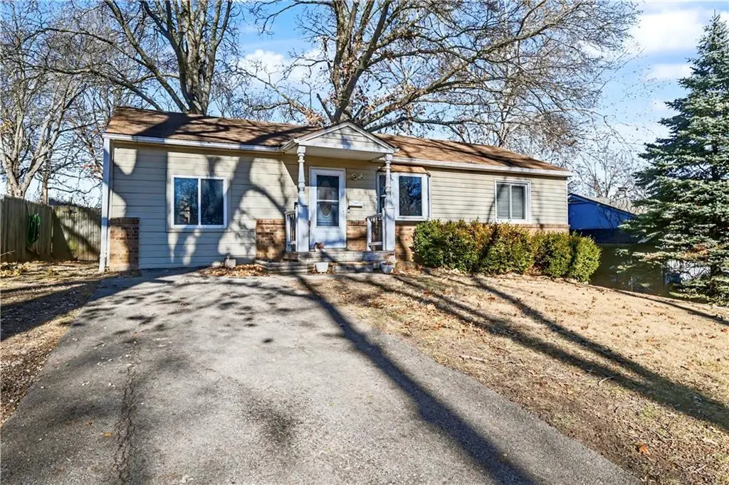 2208 NE 56th Terrace, Gladstone, MO 64118 - #1