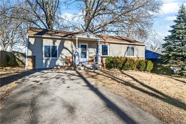 2208 NE 56th Terrace, Gladstone, MO 64118