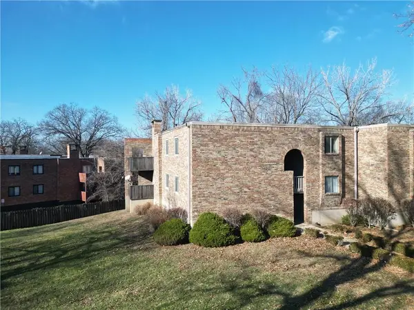 1726 E 97th Street, Kansas City, MO 64131