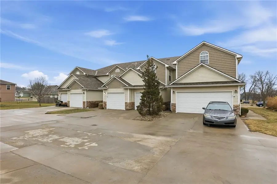 21089 Millridge Street, Spring Hill, KS 66083 - Image #3