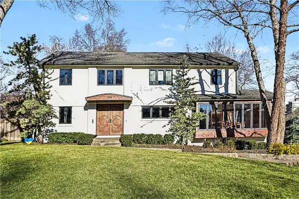 810 W 57th Street, Kansas City, MO 64113