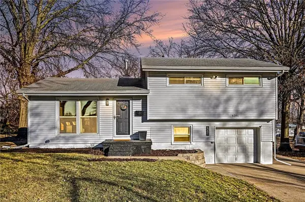 6201 N Howard Avenue, Kansas City, MO 64118