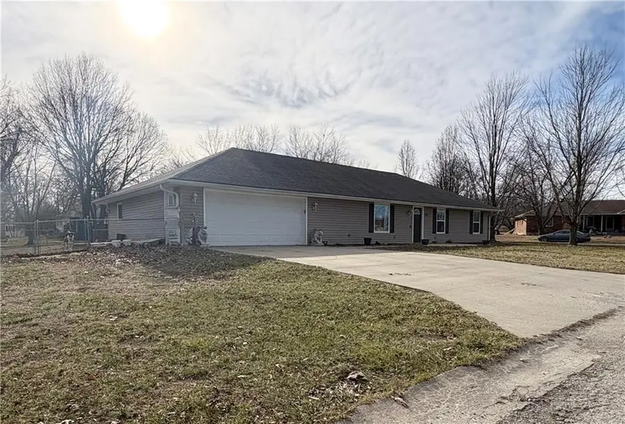 103 W Locust Street, Archie, MO 64725 - Image #3