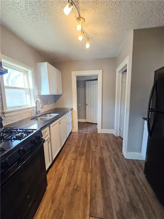 3608 E 72nd Street, Kansas City, MO 64132 - Image #2