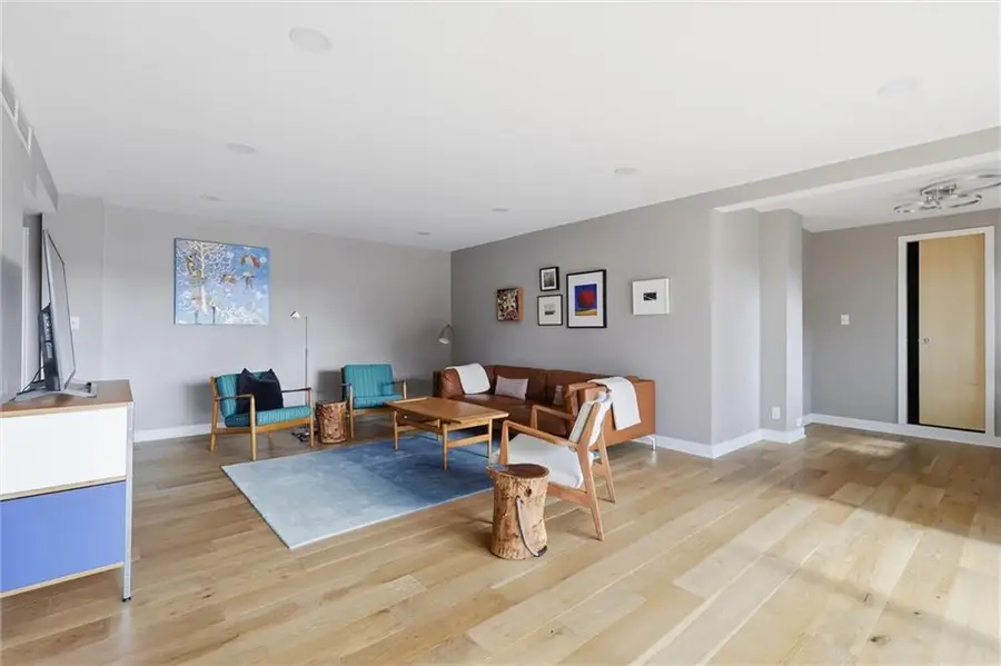 310 W 49th Street #805, Kansas City, MO 64112 - Image #2