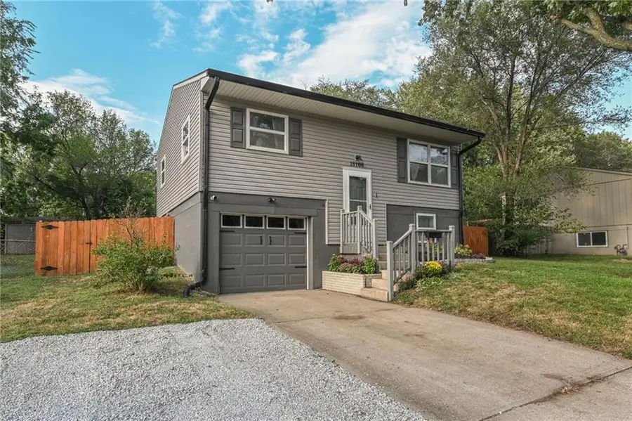 18108 E Shoshone Drive, Independence, MO 64058 - Image #2