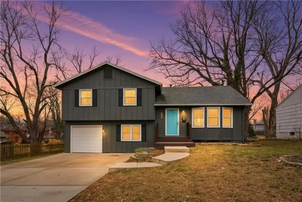 7614 Grandview Lane, Overland Park, KS 66204