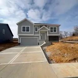 16209 Ryan Circle, Parkville, MO 64152