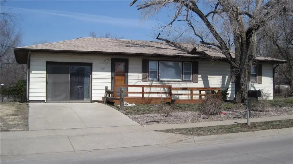 1010 E 19th Street, Lawrence, KS 66046 - Image #1