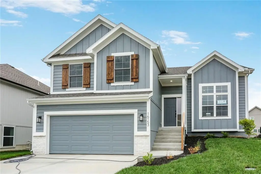 16244 Giorgia Street, Parkville, MO 64152 - Image #1