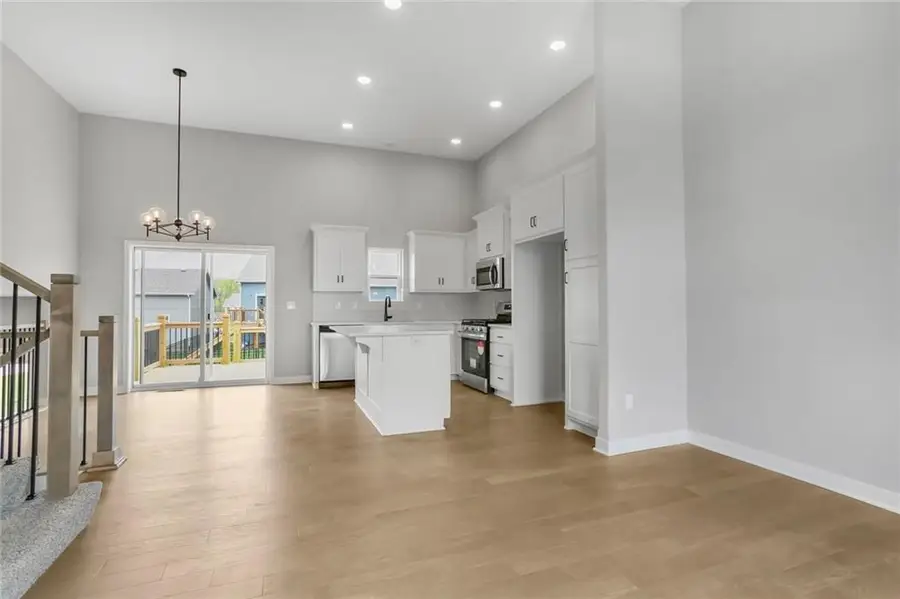 16244 Giorgia Street, Parkville, MO 64152 - Image #3