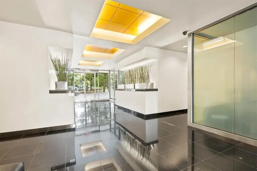 803 W 48th Street #101, Kansas City, MO 64112 - Image #2