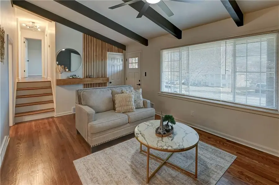 6208 N Woodland Avenue, Gladstone, MO 64118 - Image #2