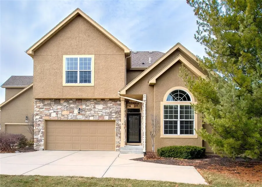 16910 S Bradley Drive, Olathe, KS 66062 - Image #2