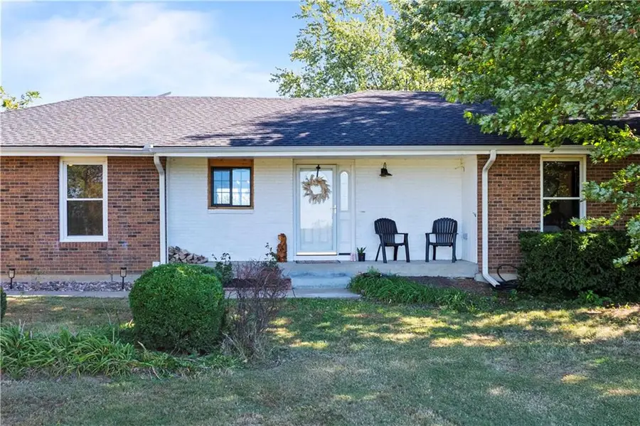 28431 Woodland Road, Paola, KS 66071 - Image #3