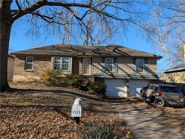 1321 SW 22nd Street, Blue Springs, MO 64015