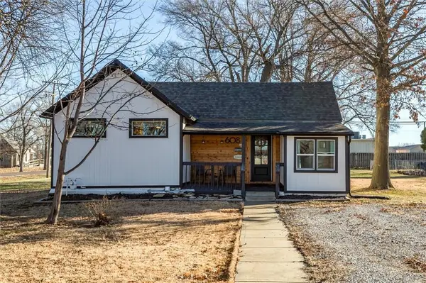 608 N Madison Street, Spring Hill, KS 66083