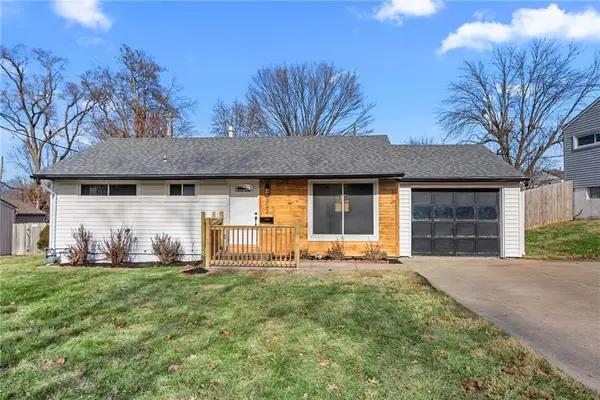 302 Lake Drive, Belton, MO 64012