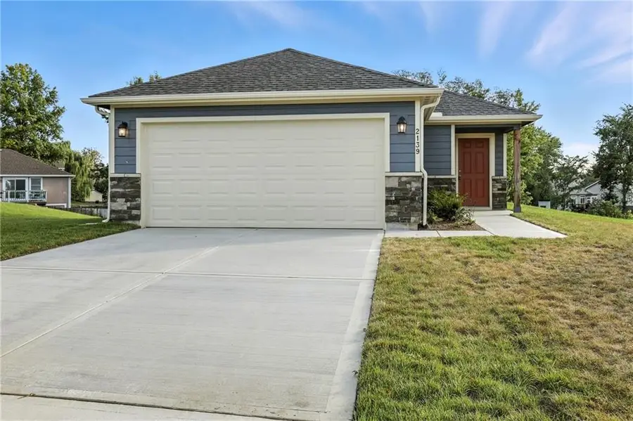 466 Rock Creek Drive, Tonganoxie, KS 66086 - Image #3