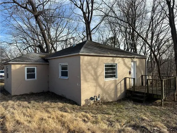 1825 S Crescent Avenue, Independence, MO 64052